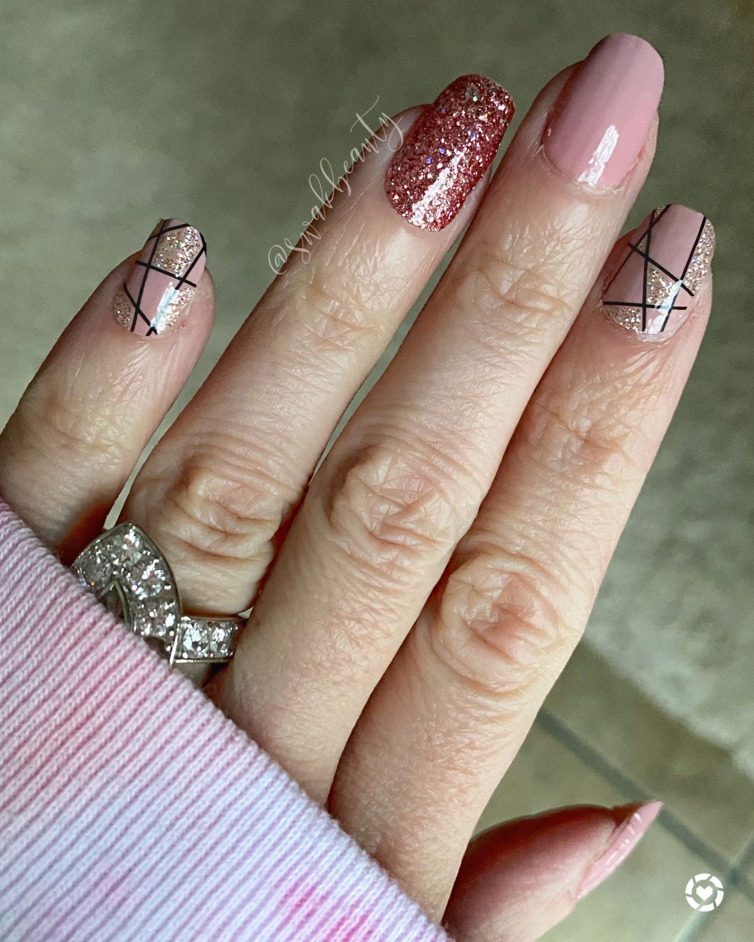 Testing Dashing Diva Nail Strips + I’m on LIKEtoKNOW.it! – swakbeauty.com