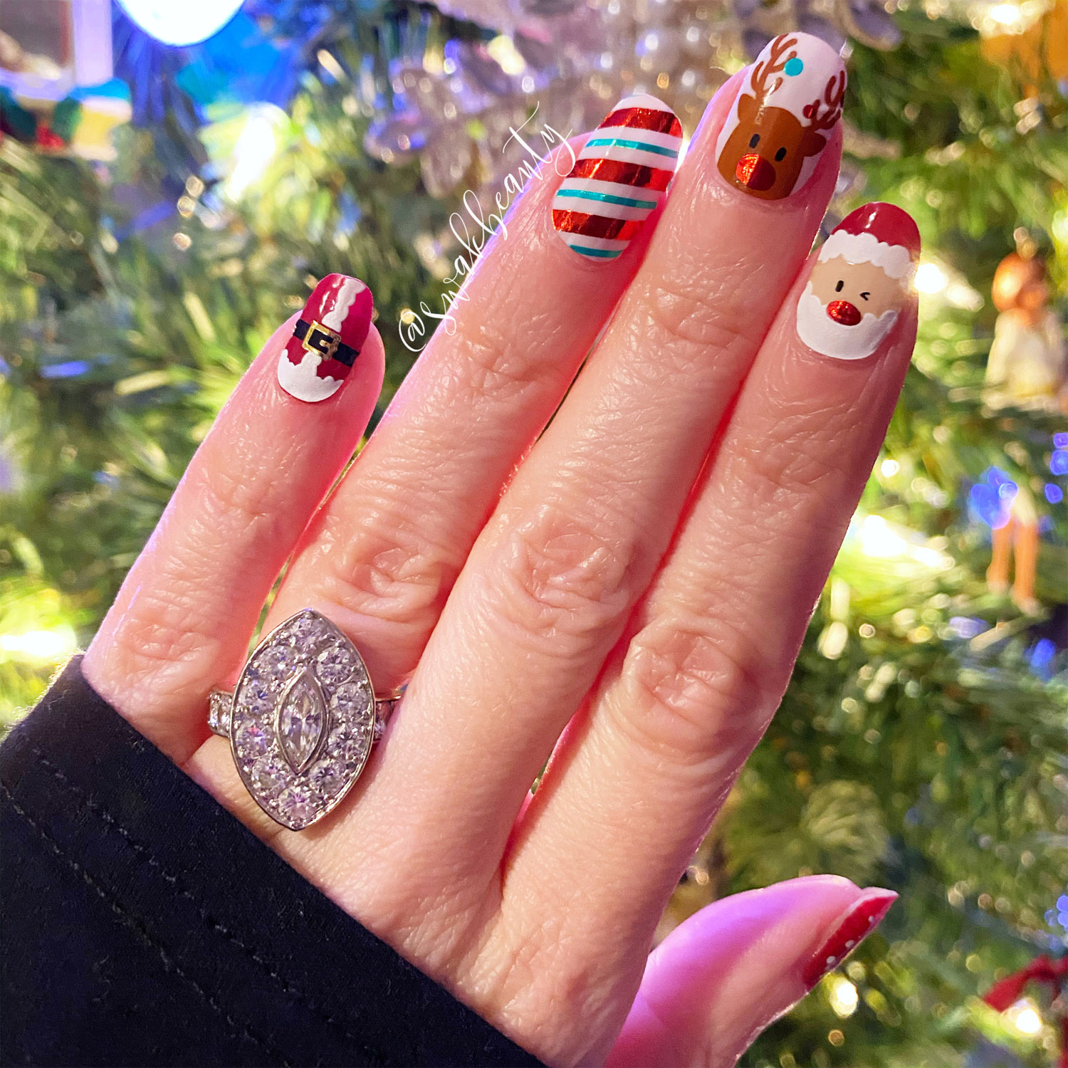 Dashing Diva Nails Santa’s Helper