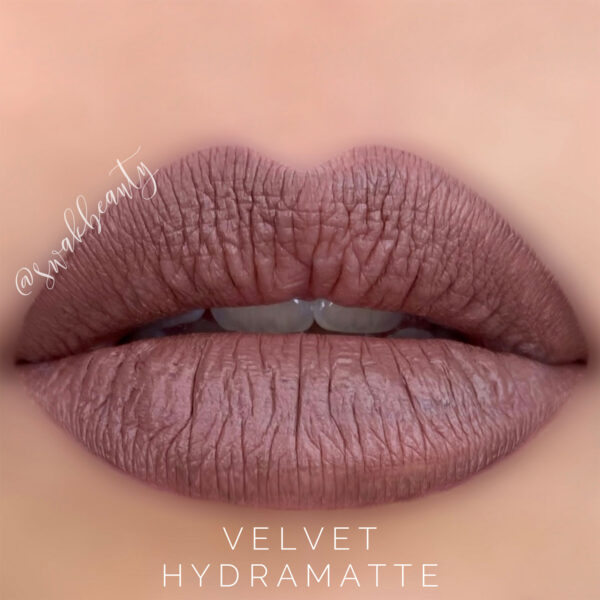 Velvet-HydraMatte-lips